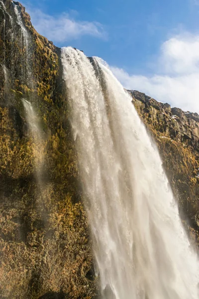 Foto Van Een Indrukwekkende Waterval Vanaf Bodem Ijsland — Stockfoto