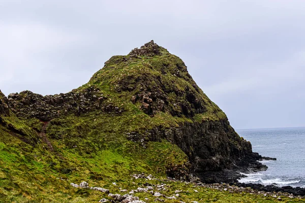 Kışın Belfast Kumsalın Giants Causeway Bulutlu Bir Günün Fotoğrafı — Stok fotoğraf