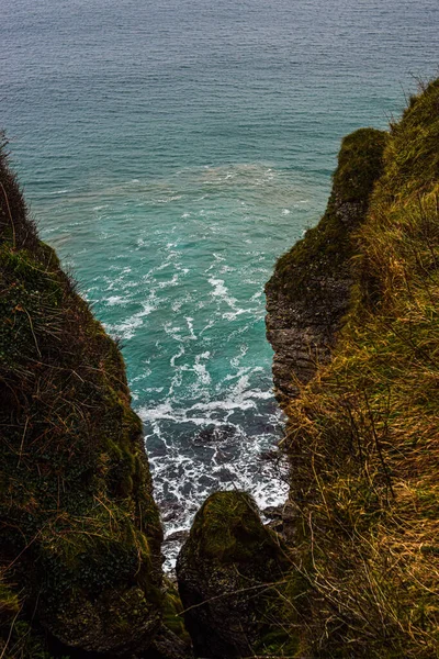 Foto Stranden Belfast Vintern Och Molnig Dag Giants Causeway — Stockfoto