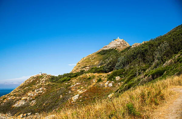 Foto Alcune Rocce Faro Galizia Spagna Durante Vacanze Estive Oceano — Foto Stock