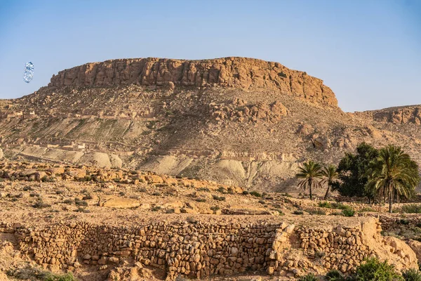 Djebel Dahar Tunisiassa Chenini Douiret Germassa — kuvapankkivalokuva