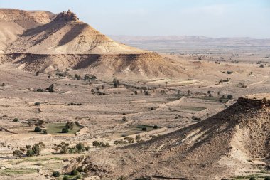 Tunisia 'daki djebel dahar, Chenini, douiret, germasa