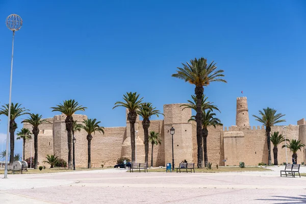 Doğu Tunus kıyılarına hoş geldiniz. Manastır.