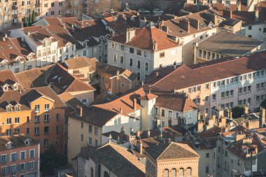 Tepeden grenoble görünümü ve ayrıntıları.