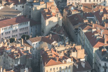 Tepeden grenoble görünümü ve ayrıntıları.