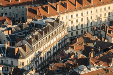 Tepeden grenoble görünümü ve ayrıntıları.