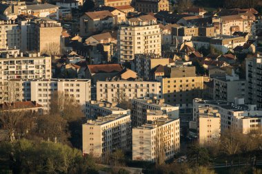 Tepeden grenoble görünümü ve ayrıntıları.