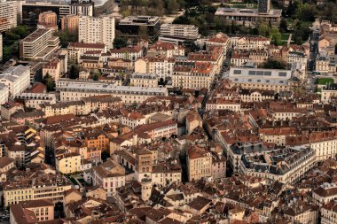 Tepeden grenoble görünümü ve ayrıntıları.