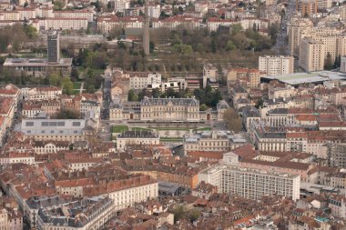 Tepeden grenoble görünümü ve ayrıntıları.
