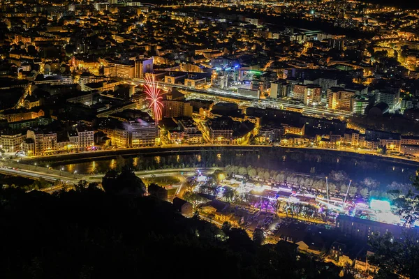 Grenoble Bastille Den Havai Fişeklerle Çevrili Gece Manzarası — Stok fotoğraf