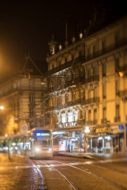 Grenoble 'ın gece görüntüsü