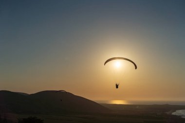 Tunisia 'da yamaç paraşütü... Kaptan Angela