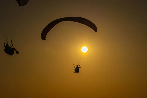 滑翔伞 安格拉上尉 — 图库照片