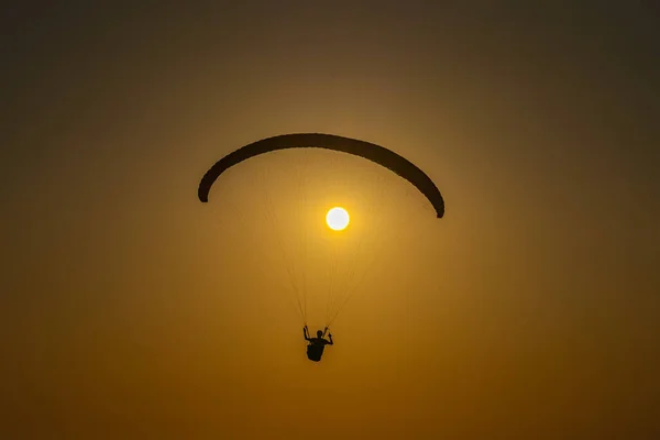 Gleitschirmfliegen Tunisien Cap Angela — Stockfoto