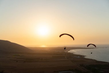 Tunisia 'da yamaç paraşütü... Kaptan Angela