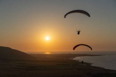 Tunisia 'da yamaç paraşütü... Kaptan Angela