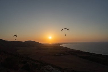 Tunisia 'da yamaç paraşütü... Kaptan Angela