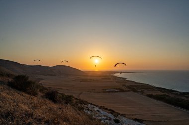Tunisia 'da yamaç paraşütü... Kaptan Angela