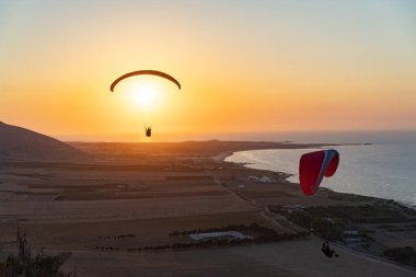 Tunisia 'da yamaç paraşütü... Kaptan Angela