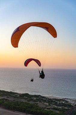 Tunisia 'da yamaç paraşütü... Kaptan Angela