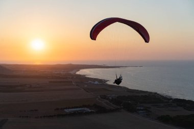 Tunisia 'da yamaç paraşütü... Kaptan Angela