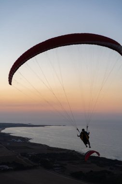 Tunisia 'da yamaç paraşütü... Kaptan Angela