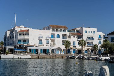 Tunus kıyıları, Tabarka Bölgesi, liman