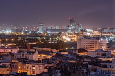  Tunus 'un geceleri kuş gözü manzarası Tunus' un başkenti ve en büyük şehridir. 