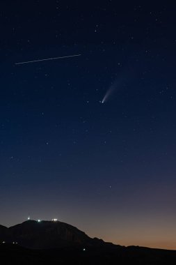 Kuyruklu yıldız Neowise ve Djebel Zaghouan - Tunus 