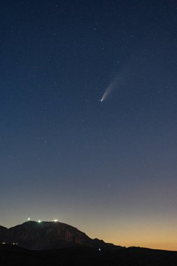 Kuyruklu yıldız Neowise ve Djebel Zaghouan - Tunus 
