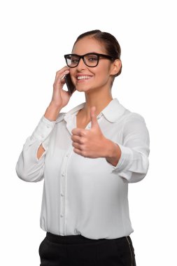 Bir başparmak ile memnun işkadını