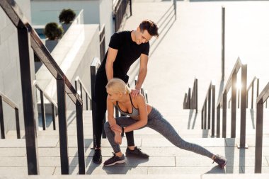 Derin lunges yapma kadın