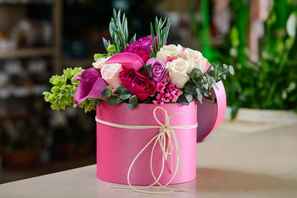 꽃 꽃다발 핑크 상자 — 스톡 사진