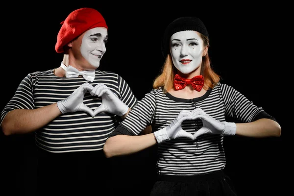 Mimes makes heart shapes — Stock Photo, Image