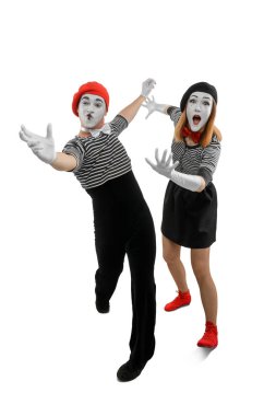 Beyaz üzerine iki dans seviyorum