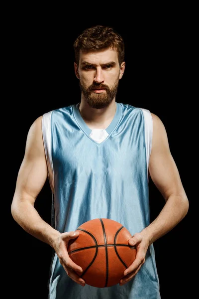 Potret olahragawan yang memegang bola — Stok Foto