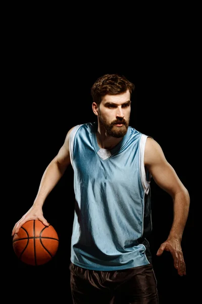 파란색 유니폼에서 농구 선수 — 스톡 사진