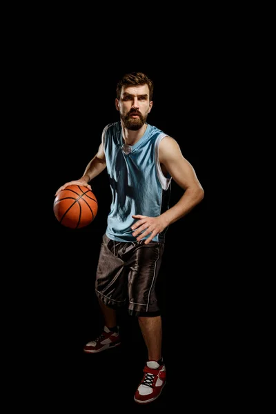 Basketballspiller i aksjon – stockfoto