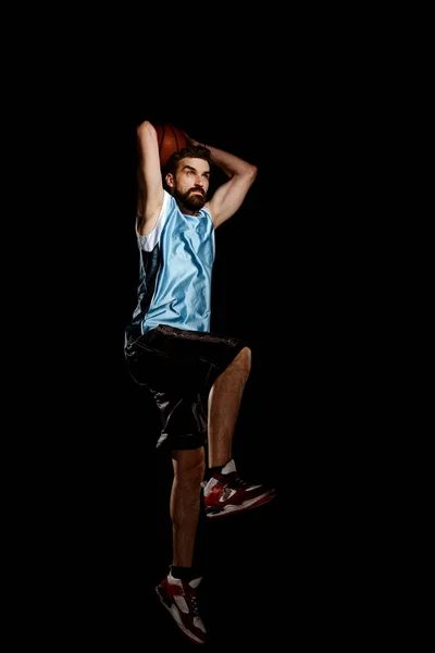 Overhead pass of basketball player — Stock Photo, Image