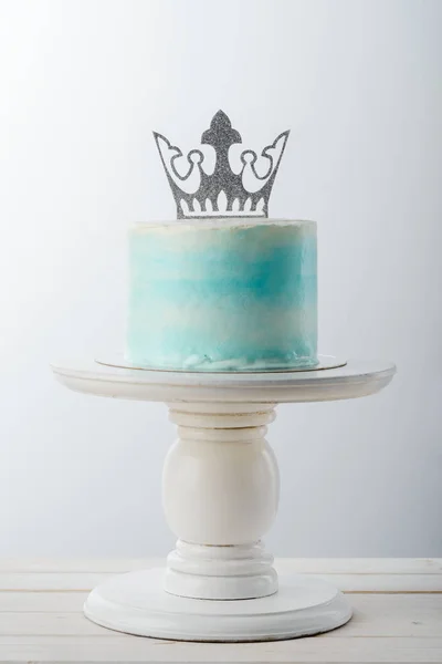 Cake and silver crown