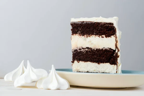 Siyah-beyaz çikolatalı kek — Stok fotoğraf