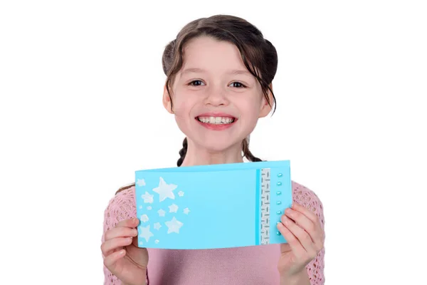 Lány mutatja egy kézzel kártya — Stock Fotó