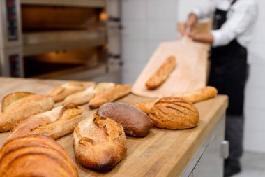 Boule, baguette, battard, brown bread