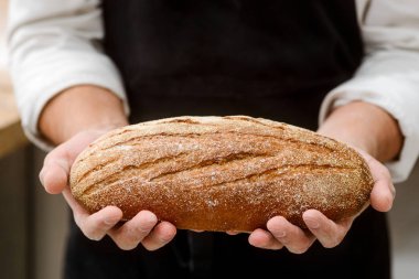 Baker kahverengi ekmek gösterilen