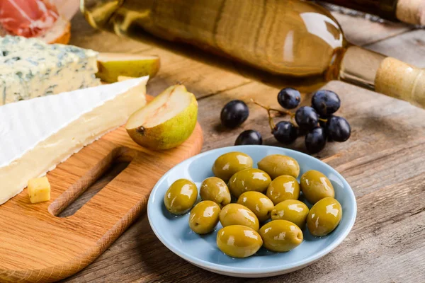 Pile d'olives vertes — Photo