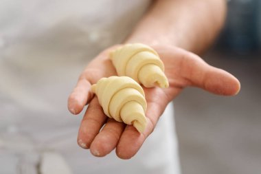 Fırıncılar yandan RAW ay çöreği