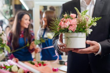 Güller ve lupines oluşan