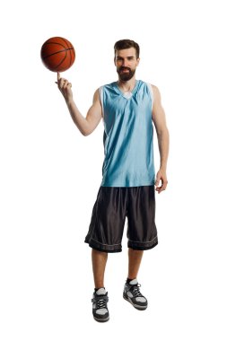 adam dönen topa parmak