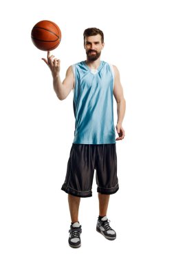 Basketbol oyuncusu dikey portresi