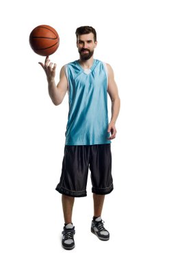 Bir topu iplik basketbolcu